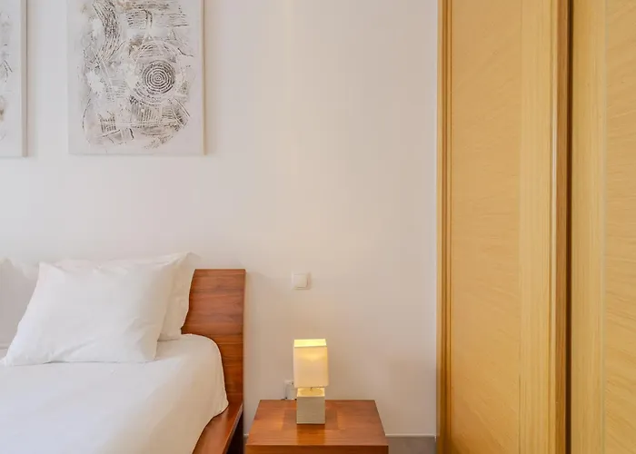 #354 Vitismar Au By Holidays * Guia (Faro)